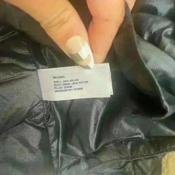 GAP womans down puffer jacket size xtra small in excellent condition - Picture 9 of 9